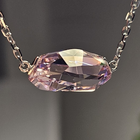 🇦🇹 Swarovski Pink Crystal & Rhodium Plated Necklace - Picture 4 of 16